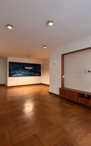 Apartamento à venda com 146m², 3 quartos e 2 vagas Apartamento à venda com 146m², 3 quartos e 2 vagasSala