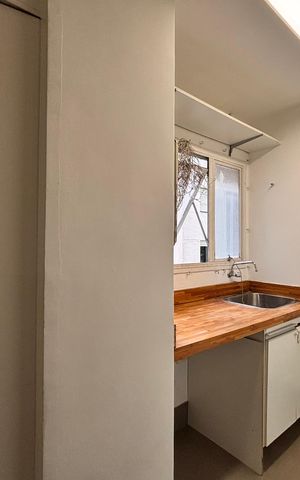 Apartamento à venda com 146m², 3 quartos e 2 vagas Apartamento à venda com 146m², 3 quartos e 2 vagasÁrea de Serviço