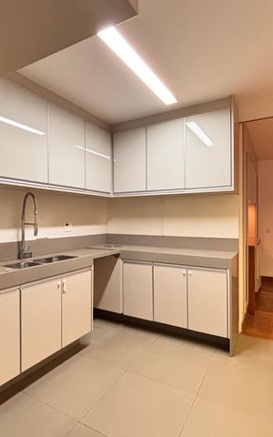 Apartamento à venda com 146m², 3 quartos e 2 vagas Apartamento à venda com 146m², 3 quartos e 2 vagasCozinha