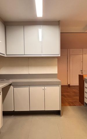 Apartamento à venda com 146m², 3 quartos e 2 vagas Apartamento à venda com 146m², 3 quartos e 2 vagasCozinha