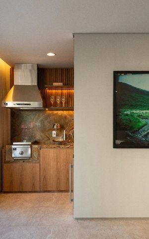 Apartamento à venda com 588m², 4 quartos e 6 vagas Apartamento à venda com 588m², 4 quartos e 6 vagasVaranda