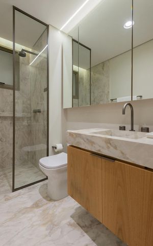Apartamento à venda com 588m², 4 quartos e 6 vagas Apartamento à venda com 588m², 4 quartos e 6 vagasBanheiro