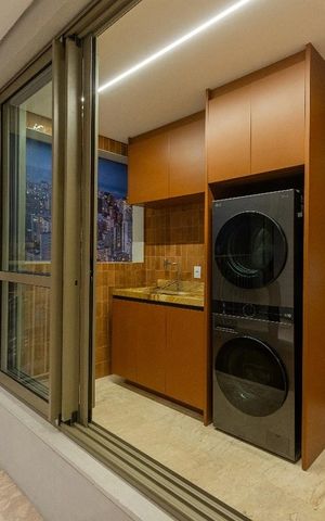 Apartamento à venda com 588m², 4 quartos e 6 vagas Apartamento à venda com 588m², 4 quartos e 6 vagasVaranda