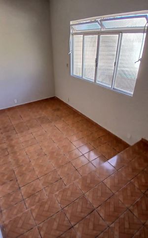 Casa para alugar com 110m², 2 quartos e sem vaga Casa para alugar com 110m², 2 quartos e sem vagaSala