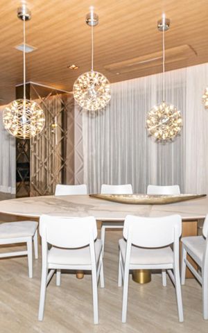 Apartamento à venda com 252m², 4 quartos e 4 vagas Apartamento à venda com 252m², 4 quartos e 4 vagasÁrea comum - Salão de festas