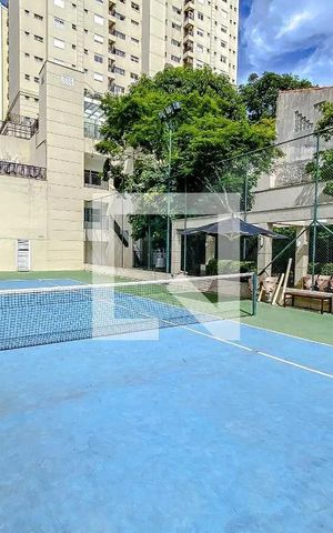 Apartamento à venda com 250m², 5 quartos e 4 vagas Apartamento à venda com 250m², 5 quartos e 4 vagasÁrea comum - Quadra de tênis