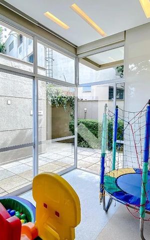 Apartamento à venda com 250m², 5 quartos e 4 vagas Apartamento à venda com 250m², 5 quartos e 4 vagasÁrea comum - Brinquedoteca
