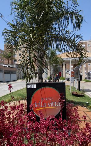 Apartamento para alugar com 60m², 2 quartos e 1 vagaFachada