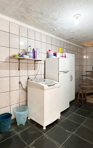 Casa à venda com 174m², 4 quartos e 2 vagas Casa à venda com 174m², 4 quartos e 2 vagasÁrea de Serviço