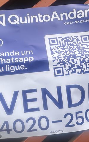 Casa à venda com 174m², 4 quartos e 2 vagas Casa à venda com 174m², 4 quartos e 2 vagasPlaca