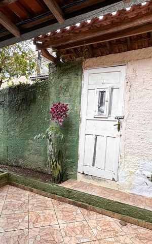 Casa à venda com 174m², 4 quartos e 2 vagas Casa à venda com 174m², 4 quartos e 2 vagasChurrasqueira
