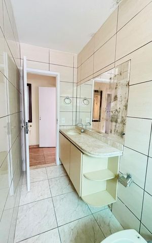 Casa para alugar com 380m², 3 quartos e 8 vagas Casa para alugar com 380m², 3 quartos e 8 vagasBanheiro