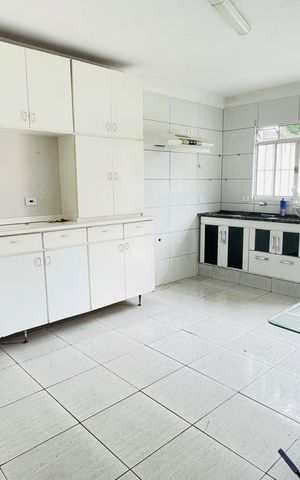 Casa para alugar com 380m², 3 quartos e 8 vagas Casa para alugar com 380m², 3 quartos e 8 vagasCozinha