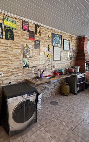 Casa à venda com 250m², 3 quartos e 4 vagas Casa à venda com 250m², 3 quartos e 4 vagasÁrea comum - Churrasqueira