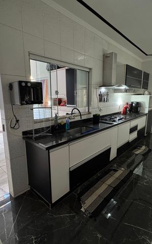Casa à venda com 250m², 3 quartos e 4 vagas Casa à venda com 250m², 3 quartos e 4 vagasCozinha