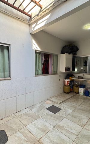 Casa à venda com 250m², 3 quartos e 4 vagas Casa à venda com 250m², 3 quartos e 4 vagasÁrea de Serviço