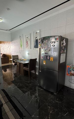 Casa à venda com 250m², 3 quartos e 4 vagas Casa à venda com 250m², 3 quartos e 4 vagasCozinha
