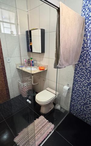 Casa à venda com 250m², 3 quartos e 4 vagas Casa à venda com 250m², 3 quartos e 4 vagasBanheiro