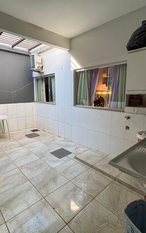 Casa à venda com 250m², 3 quartos e 4 vagas Casa à venda com 250m², 3 quartos e 4 vagasÁrea de Serviço