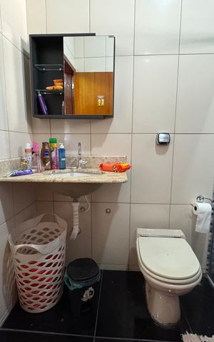 Casa à venda com 250m², 3 quartos e 4 vagas Casa à venda com 250m², 3 quartos e 4 vagasBanheiro
