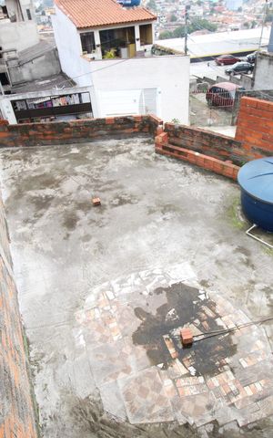 Casa para alugar com 70m², 2 quartos e sem vagaLaje