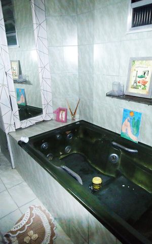 Casa à venda com 200m², 3 quartos e 2 vagasBanheiro da Suíte
