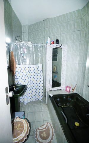 Casa à venda com 200m², 3 quartos e 2 vagasBanheiro da Suíte