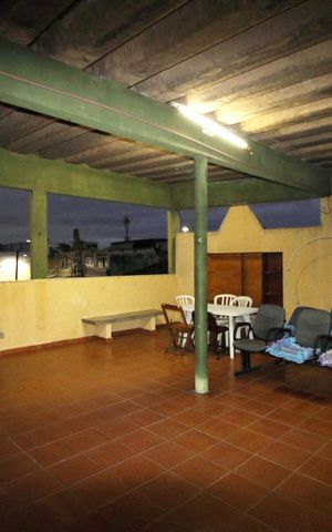Casa à venda com 200m², 3 quartos e 2 vagasTerraço