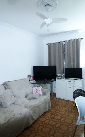 Casa à venda com 200m², 3 quartos e 2 vagasSala