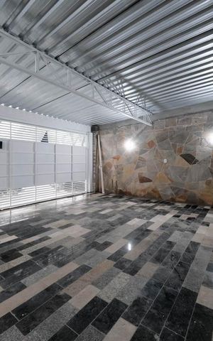 Casa para alugar com 100m², 3 quartos e 3 vagasFachada