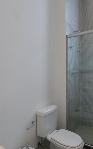 Apartamento à venda com 126m², 2 quartos e 3 vagasBanheiro da Suíte 1