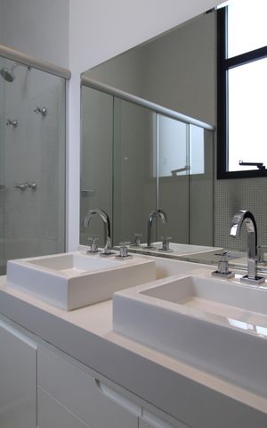 Apartamento à venda com 126m², 2 quartos e 3 vagasBanheiro da Suíte 2