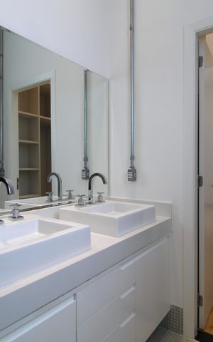 Apartamento à venda com 126m², 2 quartos e 3 vagasBanheiro da Suíte 2