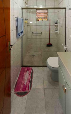 Casa à venda com 300m², 2 quartos e 4 vagas