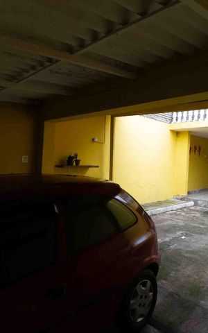Casa à venda com 300m², 2 quartos e 4 vagas Casa à venda com 300m², 2 quartos e 4 vagasGaragem