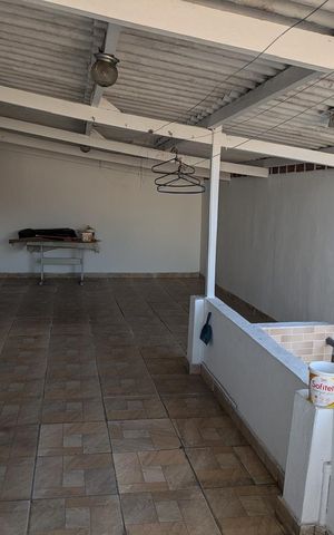 Casa à venda com 150m², 4 quartos e 2 vagas Casa à venda com 150m², 4 quartos e 2 vagasÁrea de serviço