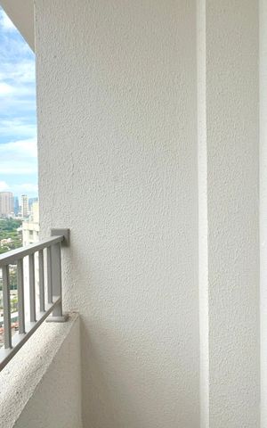 Studio para alugar com 25m², 1 quarto e sem vaga Studio para alugar com 25m², 1 quarto e sem vagaVaranda