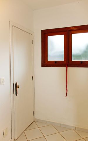 Casa de condomínio para alugar com 320m², 3 quartos e 4 vagasQuarto serviço
