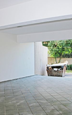 Casa de condomínio para alugar com 320m², 3 quartos e 4 vagasGaragem