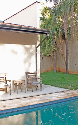 Casa de condomínio para alugar com 320m², 3 quartos e 4 vagasPiscina