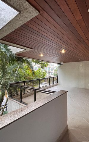 Apartamento para alugar com 93m², 3 quartos e 2 vagas Apartamento para alugar com 93m², 3 quartos e 2 vagasVaranda