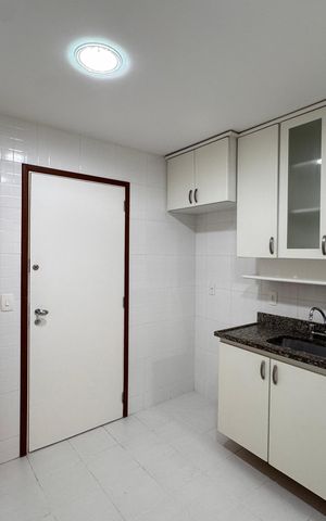 Apartamento para alugar com 93m², 3 quartos e 2 vagas Apartamento para alugar com 93m², 3 quartos e 2 vagasCozinha e Área de Serviço