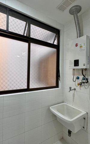 Apartamento para alugar com 93m², 3 quartos e 2 vagas Apartamento para alugar com 93m², 3 quartos e 2 vagasCozinha e Área de Serviço