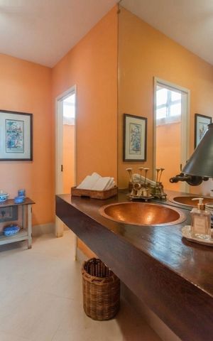 Casa à venda com 725m², 5 quartos e 8 vagas Casa à venda com 725m², 5 quartos e 8 vagasBanheiro