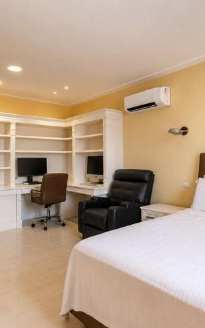 Casa à venda com 725m², 5 quartos e 8 vagas Casa à venda com 725m², 5 quartos e 8 vagasQuarto