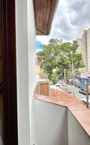 Casa à venda com 143m², 4 quartos e 2 vagas Casa à venda com 143m², 4 quartos e 2 vagasVaranda Quarto 2