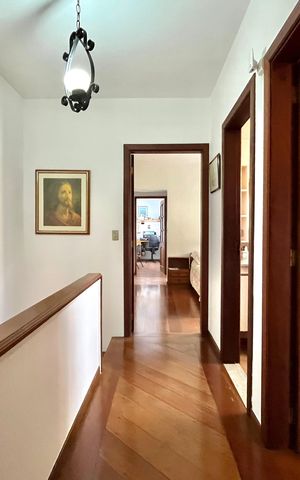 Casa à venda com 143m², 4 quartos e 2 vagas Casa à venda com 143m², 4 quartos e 2 vagasCorredor