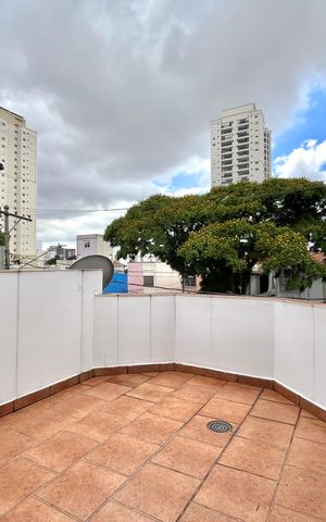 Casa à venda com 143m², 4 quartos e 2 vagas Casa à venda com 143m², 4 quartos e 2 vagasVaranda do Quarto