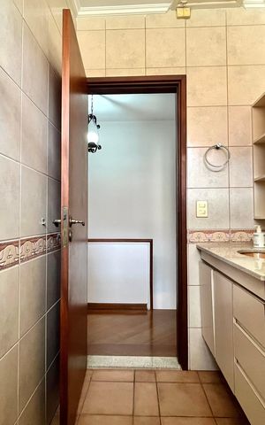 Casa à venda com 143m², 4 quartos e 2 vagas Casa à venda com 143m², 4 quartos e 2 vagasBanheiro