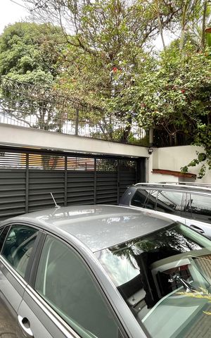 Casa à venda com 143m², 4 quartos e 2 vagas Casa à venda com 143m², 4 quartos e 2 vagasGaragem